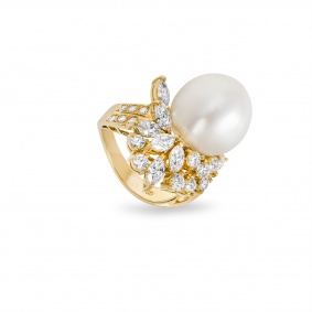Yellow Gold Pearl & Diamond Ring